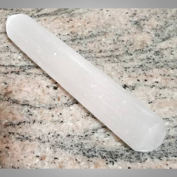 ❤️ SELENITE stone rock crystal wand - crown Chakra - healing 01 : purity - Picture 3 of 5